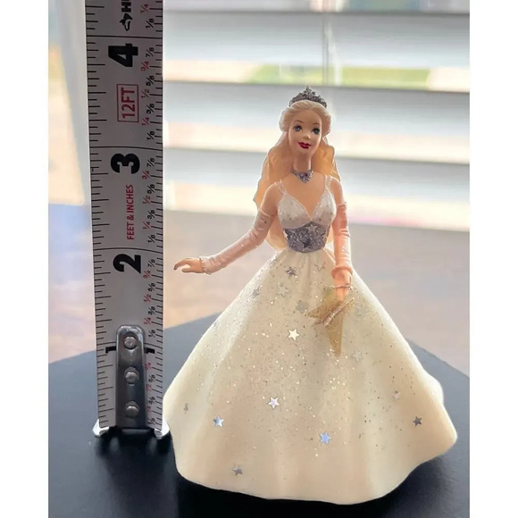 Hallmark Ornament Celebration Barbie Special '2001' - Picture 8 of 14